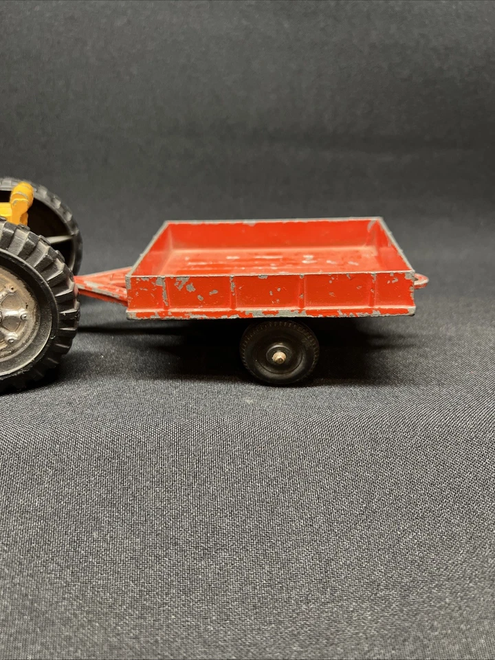 Hubley Vintage Farm Tractor Die Cast Yellow USA  5-1/2 "  With Trailer - Image 3 of 4