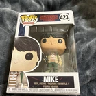 Funko POP! Mike 423 Netflix Tv Stranger Things WINDOW DAMAGE SEE ALL PHOTOS