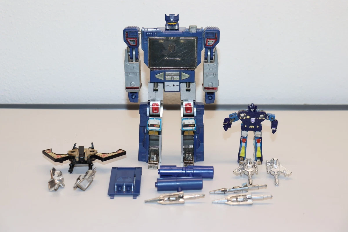 Soundwave Transformers & Robots 1984 Year Manufactured Action