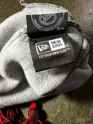 New Era Chicago Blackhawks NHL Knit Hat Pom Pom Tassel Hockey Winter Embroidered - Picture 7 of 8
