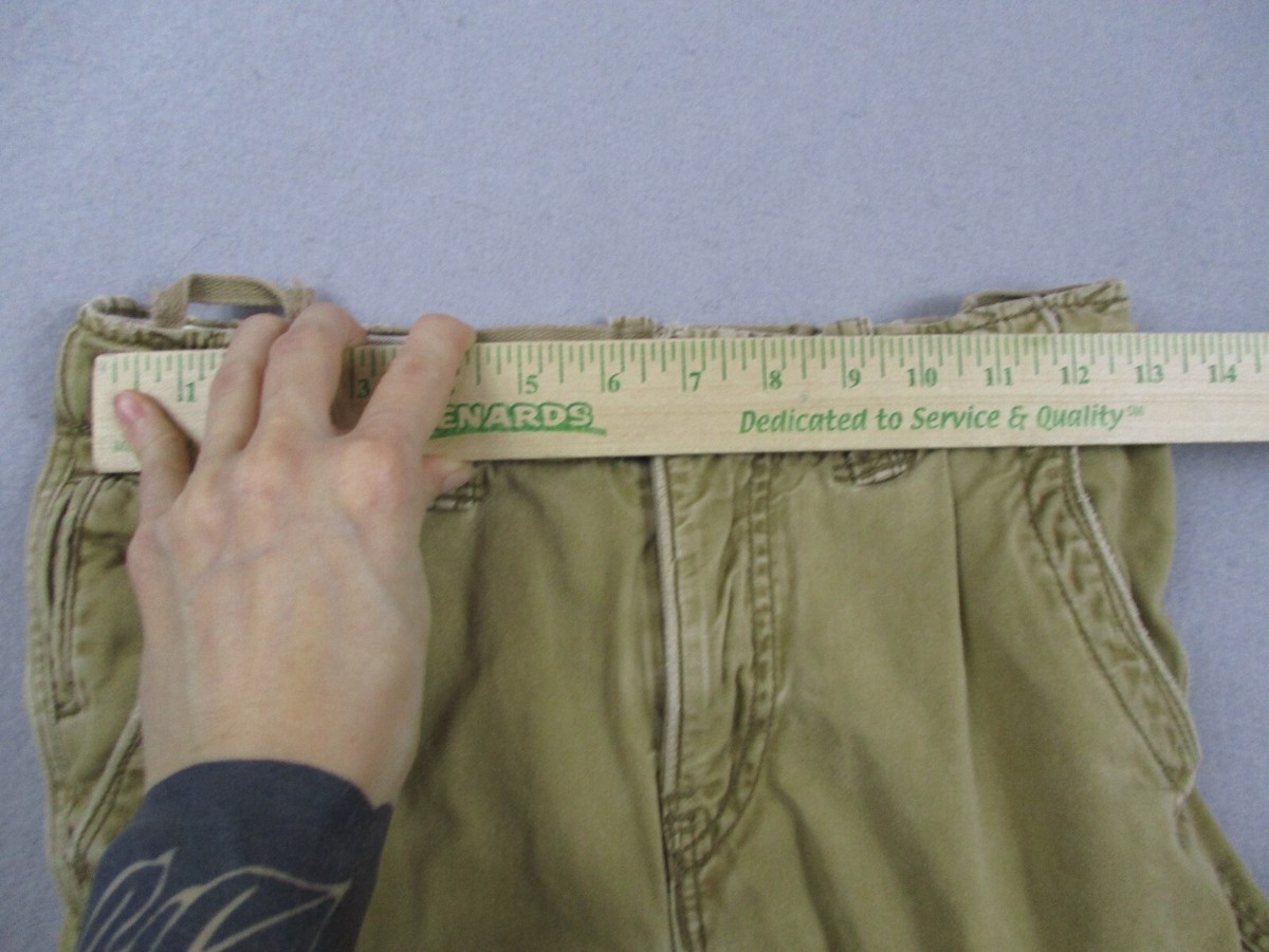 Pantalon baggy style cargo effet fluide kaki imprimé camouflage