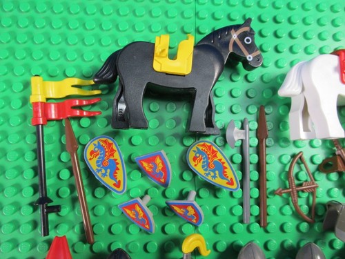 genuine LEGO VINTAGE castle KNIGHTS minifigure set lot BUNDLE horse - Picture 6 of 7