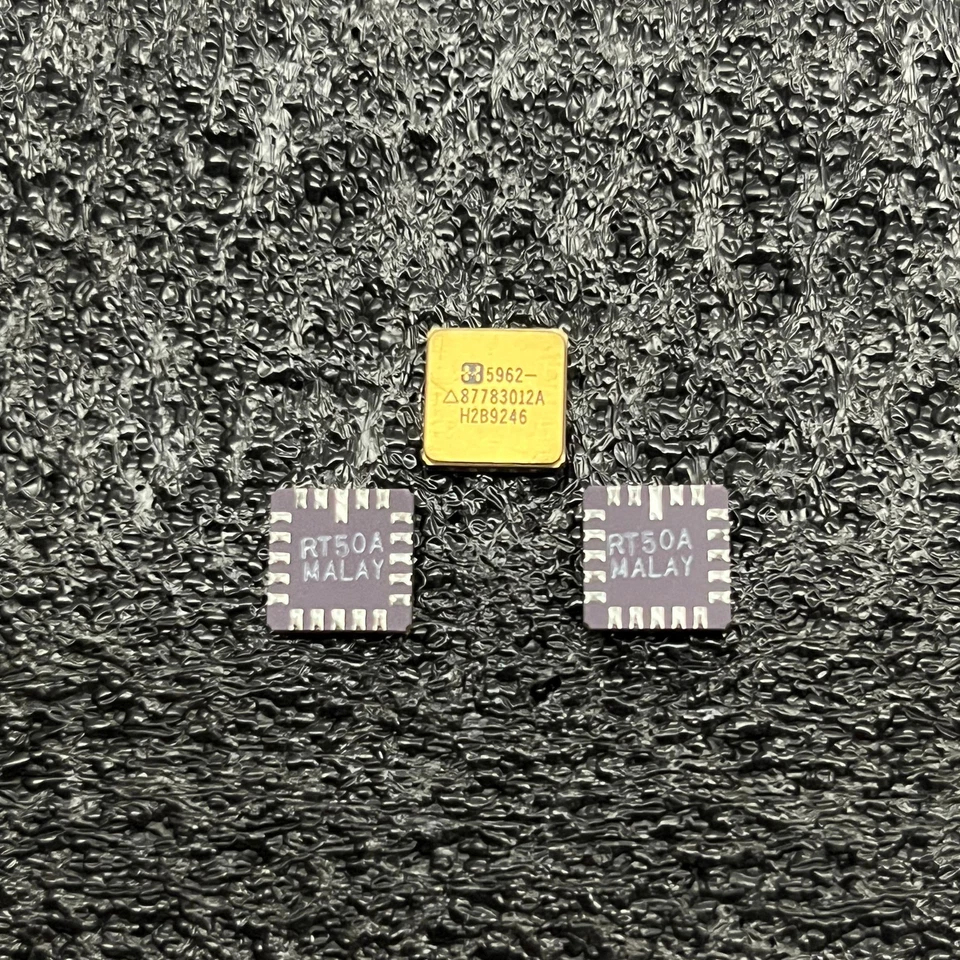 5962-87783012A PRAM Four Channel Programmable Operational Amplifier - Image 2 of 3