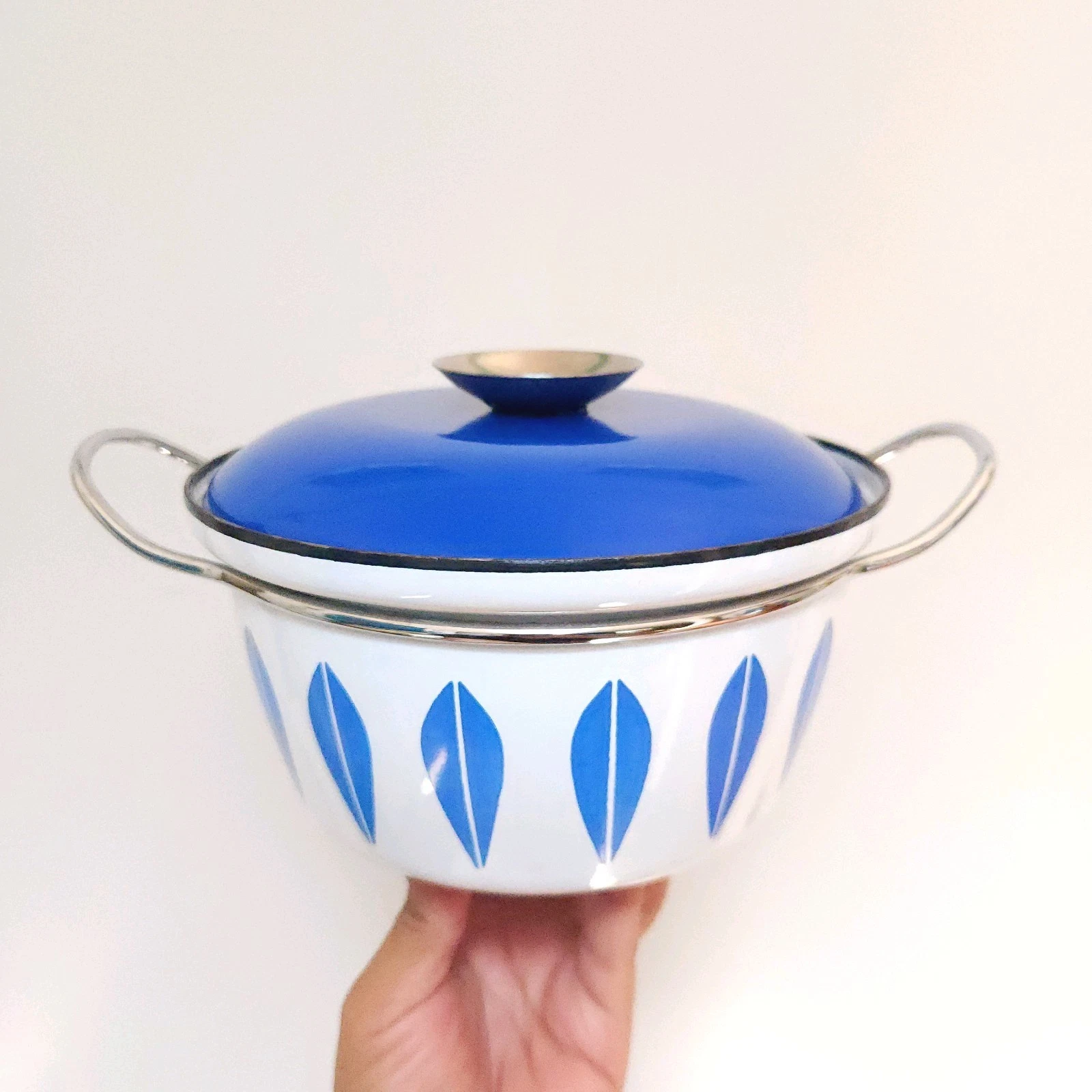 1960's Cathrineholm Blue Enamelware Lidded Dutch Oven 7.5" Very Good Condition