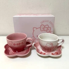 Le Creuset Hello Kitty Limited edition Paris pink mug plate set of 2