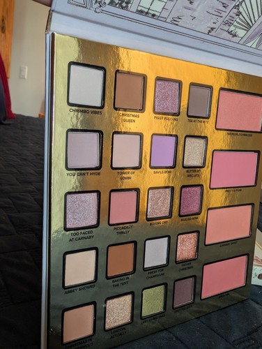 Too Faced Christmas In London Limited Edition Eyeshadow Palette Brand New In Box - Picture 6 of 6