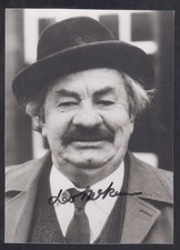 9 x 14cm Personal Photo Autographed by Leo McKern 9 x 14cm Personal Photo Autographed by Leo McKern