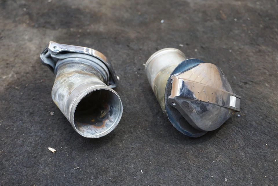 Conjunto de sello de tapa de cuello de llenado de gas combustible izquierdo y derecho OEM Lotus Elite Eclat 75-82 Foto 2 de 4