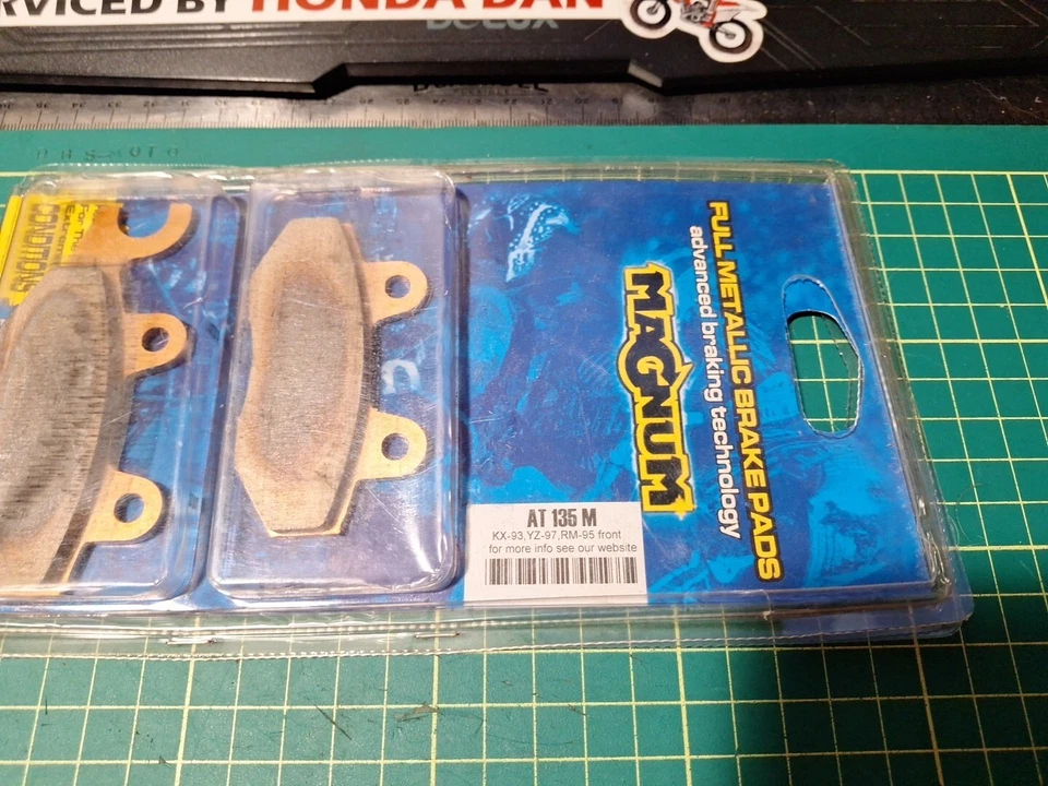 Pastillas de freno delanteras KX KLX KVF YZ RM DR TT WR YFZ Magnum AT 135 M para 1987-2021 Foto 3 de 4