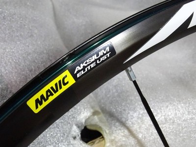 Mavic Aksium Elite UST Disc Wheelset 700c Shimano 11s Centerlock