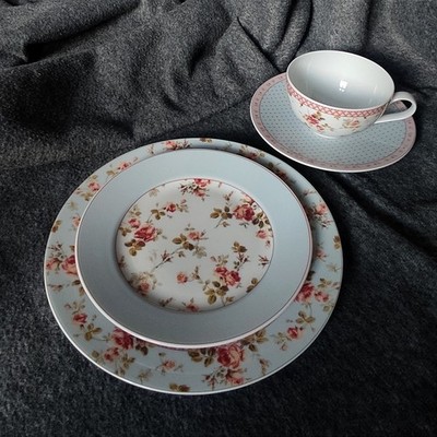 Laura Ashley  Louisa  von Hutschenreuther   umfangreiches Vintage Geschirrset