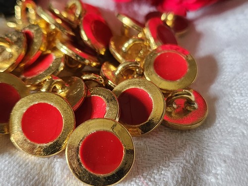 Lot De 6 Ou 10 Boutons Vintage Rouge - Fond De Mercerie, Tailles 1.4 à 2.6 Cm, Occasion - France