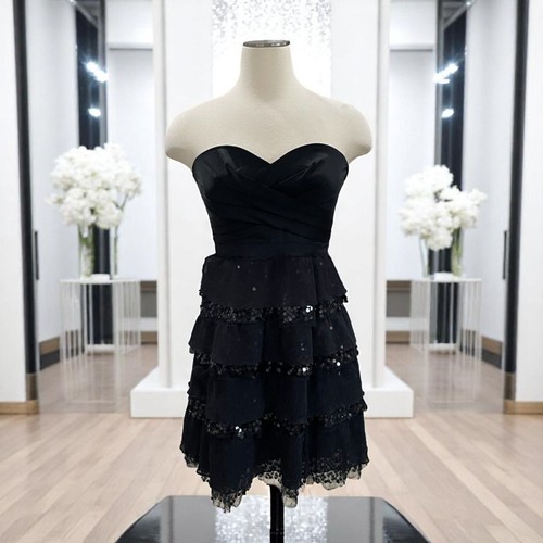 BCBG Max Azria trägerloses schwarzes Paillettenkleid Stufen Rüschen Mini formell Größe 6