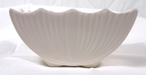 McCoy Tierra Planter #667 Ivory