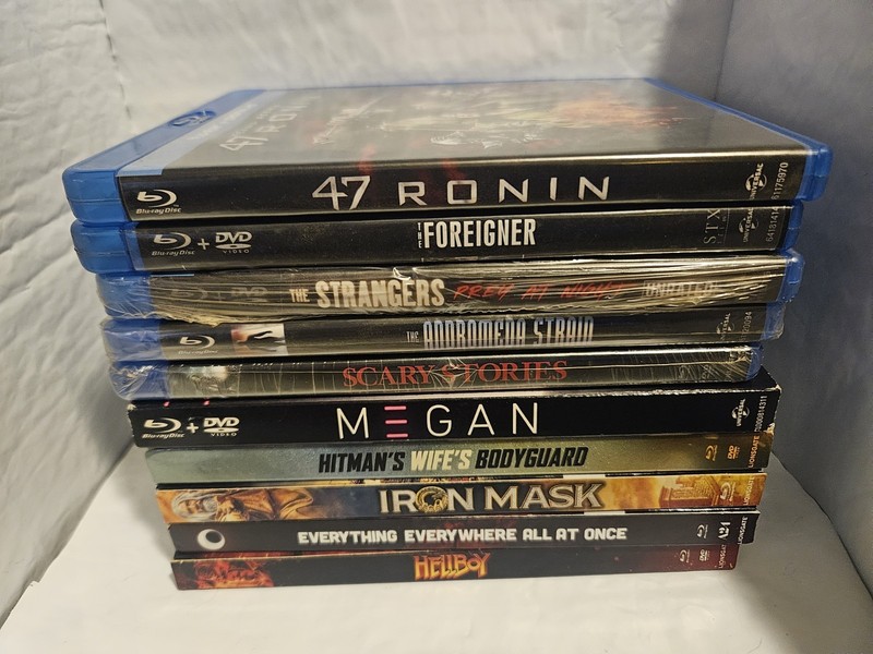 Lionsgate Universal Bluray Lot 10 Movies 5 Sealed The Strangers Megan Hellboy