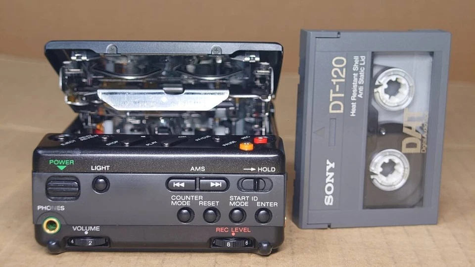 Sony TCD-D3 Portable DAT Recorder Digital Tape Japan Used Sony Walkman Audio - Image 4 of 4