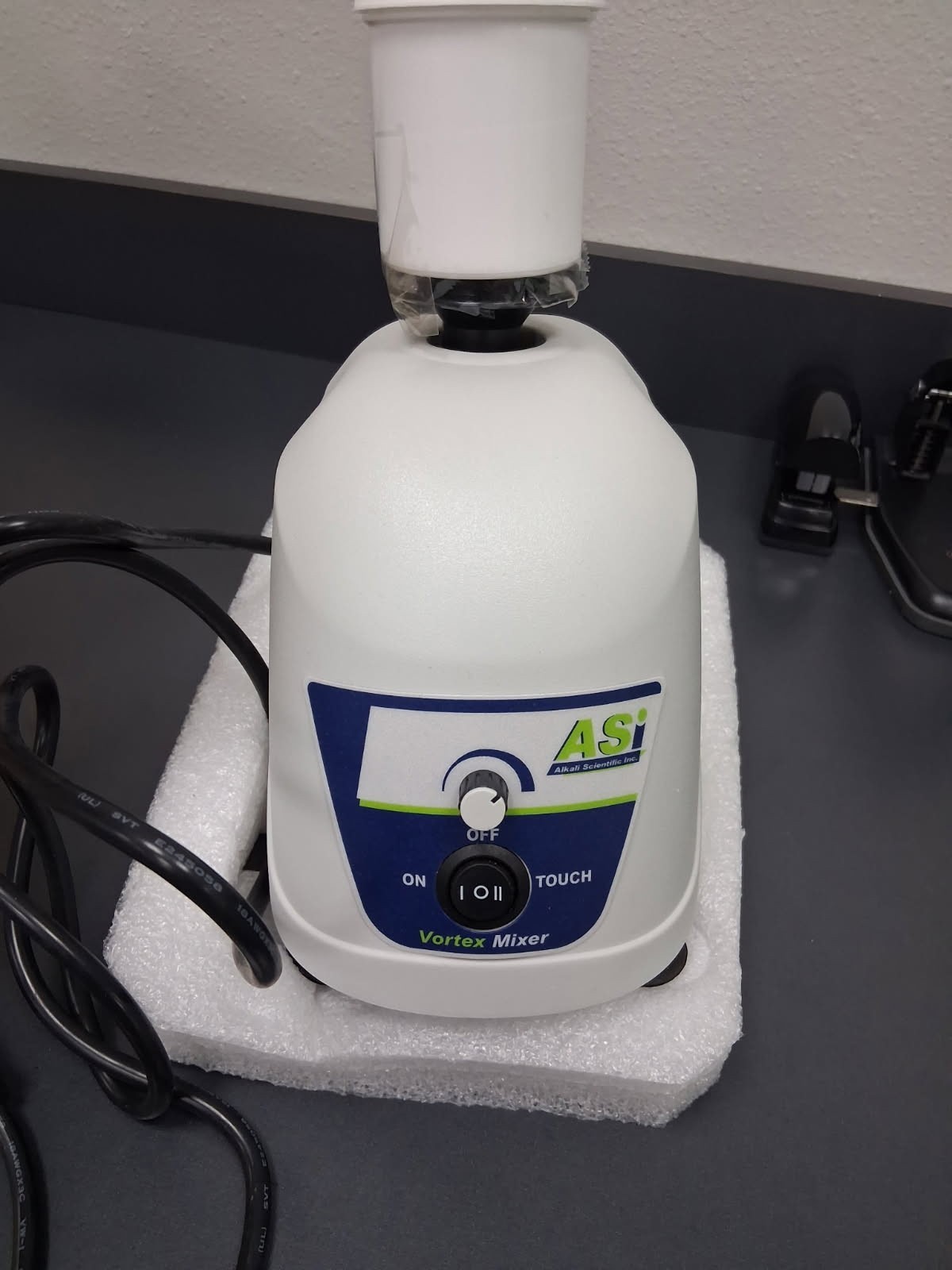 Benchmark Scientific Benchmixer Vortex Mixer BV1000, 115V, NEW