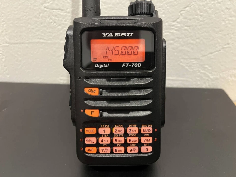 Yaesu FT70D Handheld Transceiver 144/430MHz 2M 70cm Working Confirmed - Image 2 of 4