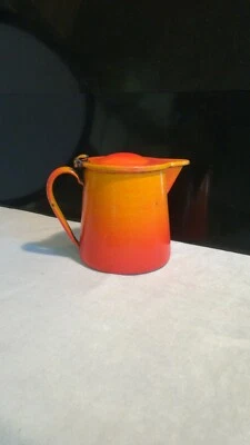 ANCIENNE CHOCOLATIÈRE CAFETIÈRE SUISSE ÉMAILLÉE ORANGE DÉGRADÉ VERS LE JAUNE - Photo 1/4