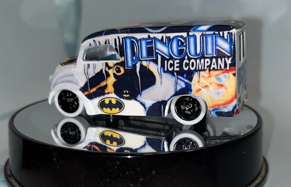 Hot Wheels Dairy Delivery "A medida" The Penguin & Batman Real Riders Foto 3 de 4