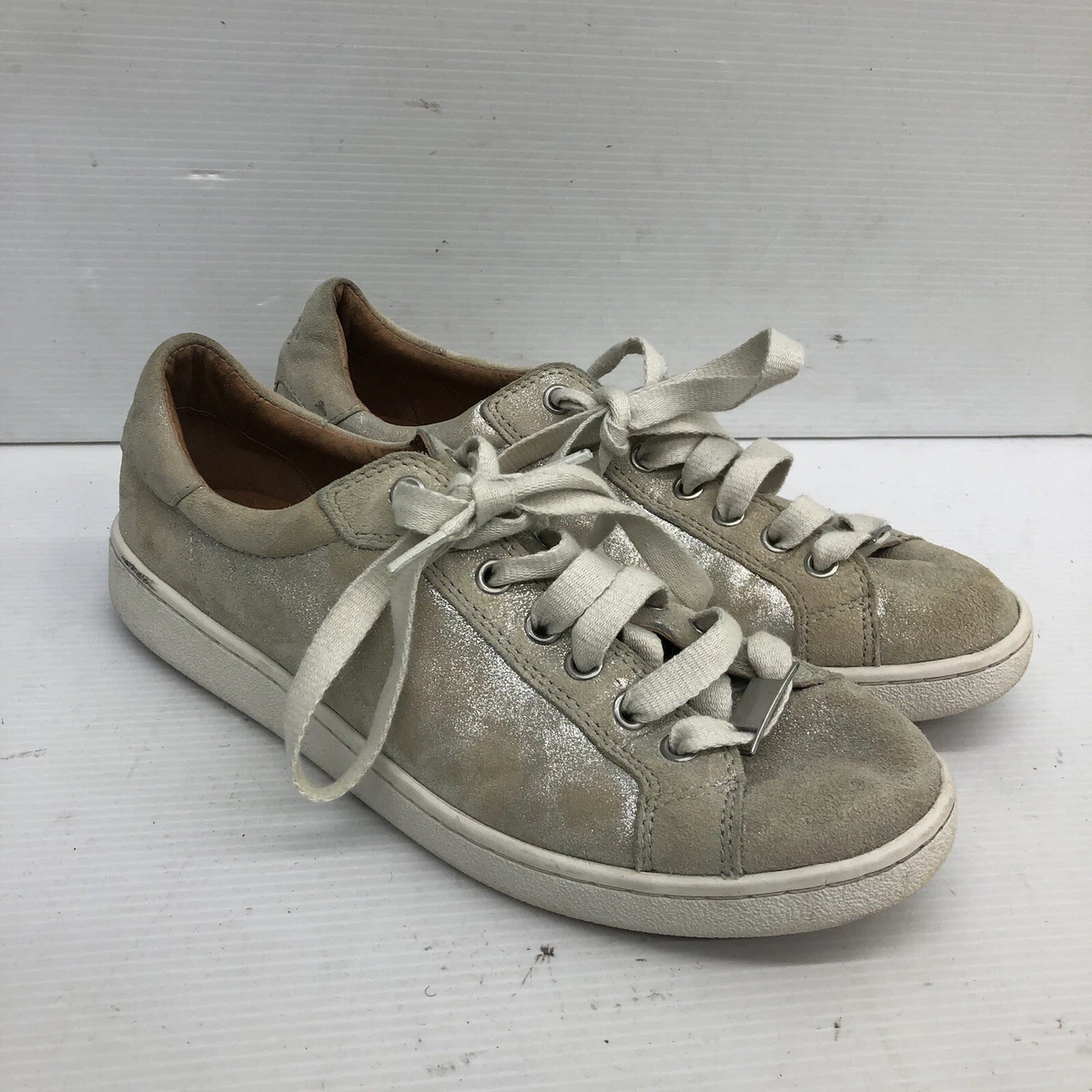 Ugg milo suede deals sneaker