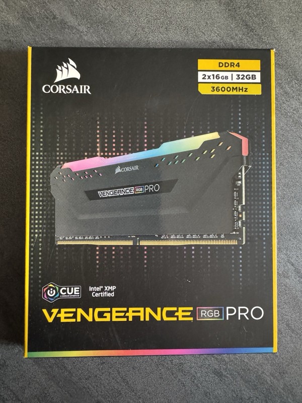 Corsair Vengeance RGB Pro 32GB (2x16GB) DDR4 3600MHz (CMW32GX4M2D3600C18)