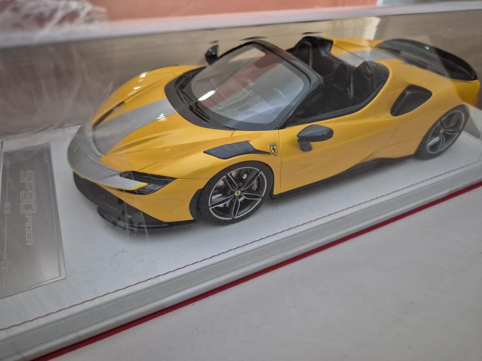 FERRARI SF90 SPIDER NOVITEC 1/18 Giallo Assetto Fiorano CE Custom Edition