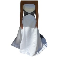 Alfred Angelo Strapless Wedding Dress with petticoat, vail, and flower girl sash