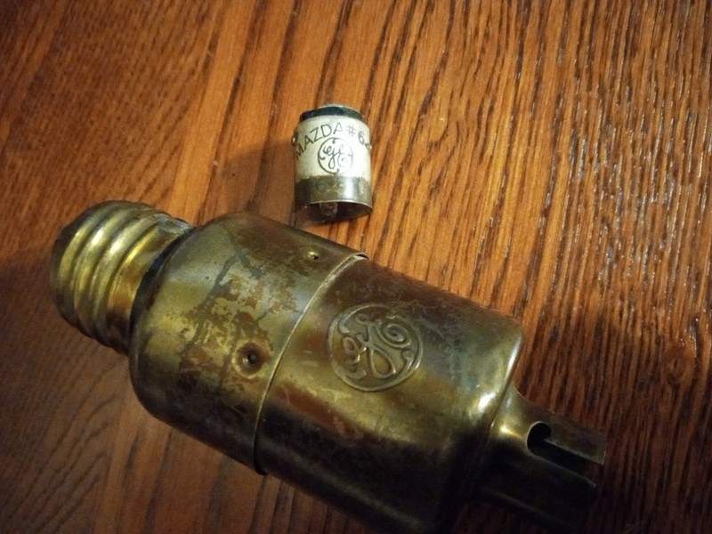 1913/1916 GENERAL ELECTRIC BRASS LIGHT BULB SOCKET 2 1/2 WATTS LAMP MADE IN U.S.