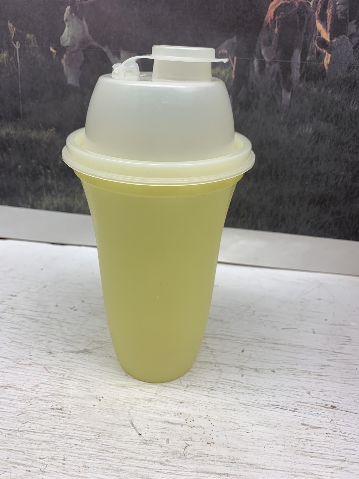 Vintage Tupperware Yellow Quick Shake Gravy Drink Mixer Blender Shaker