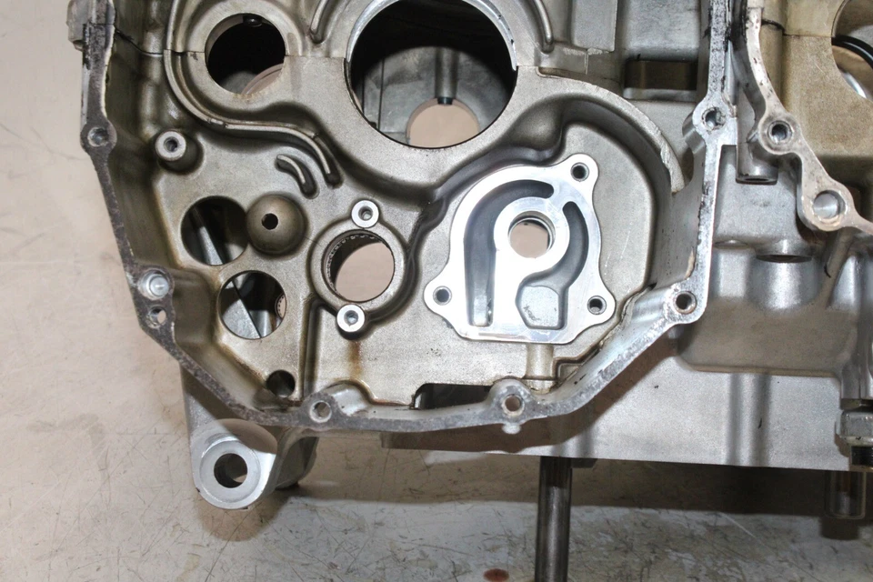 01-03 SUZUKI HAYABUSA GSX1300R OEM БЛОК КАРТЕРА КАРТЕРА ДВИГАТЕЛЯ - Изображение 4 из 4