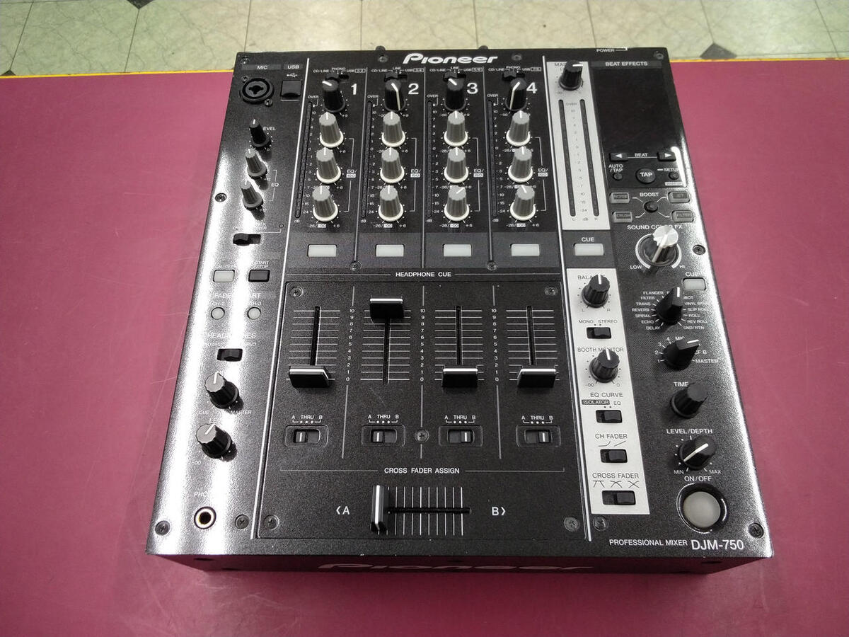Pioneer DJ DJM-750 DJ Mixer Full Working and Excellent Pioneer DJ DJM-750 DJ Mixer Full Working and Excellent