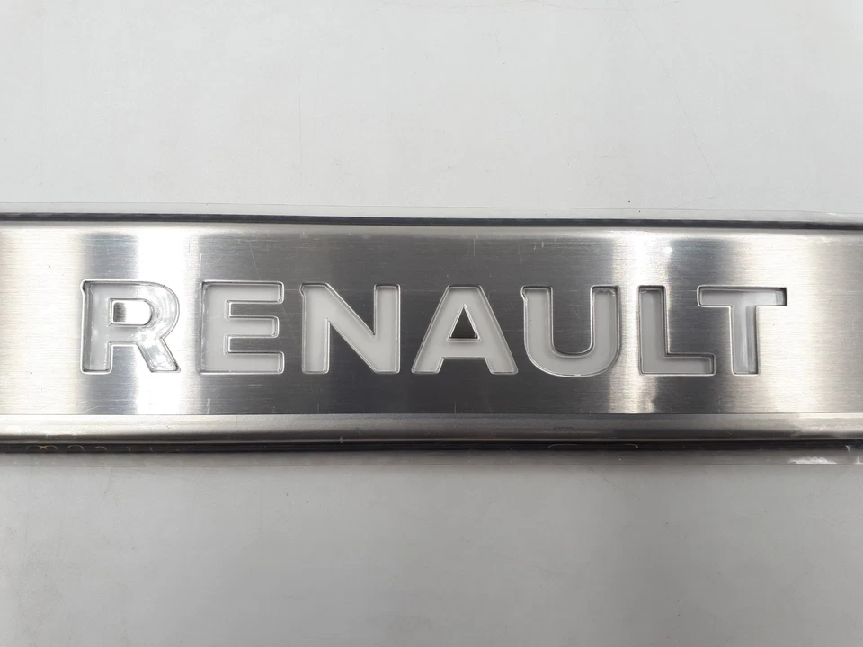 Pareja de umbrales de puerta iluminados Renault Arkana originales y nuevos - Imagen 4 de 4