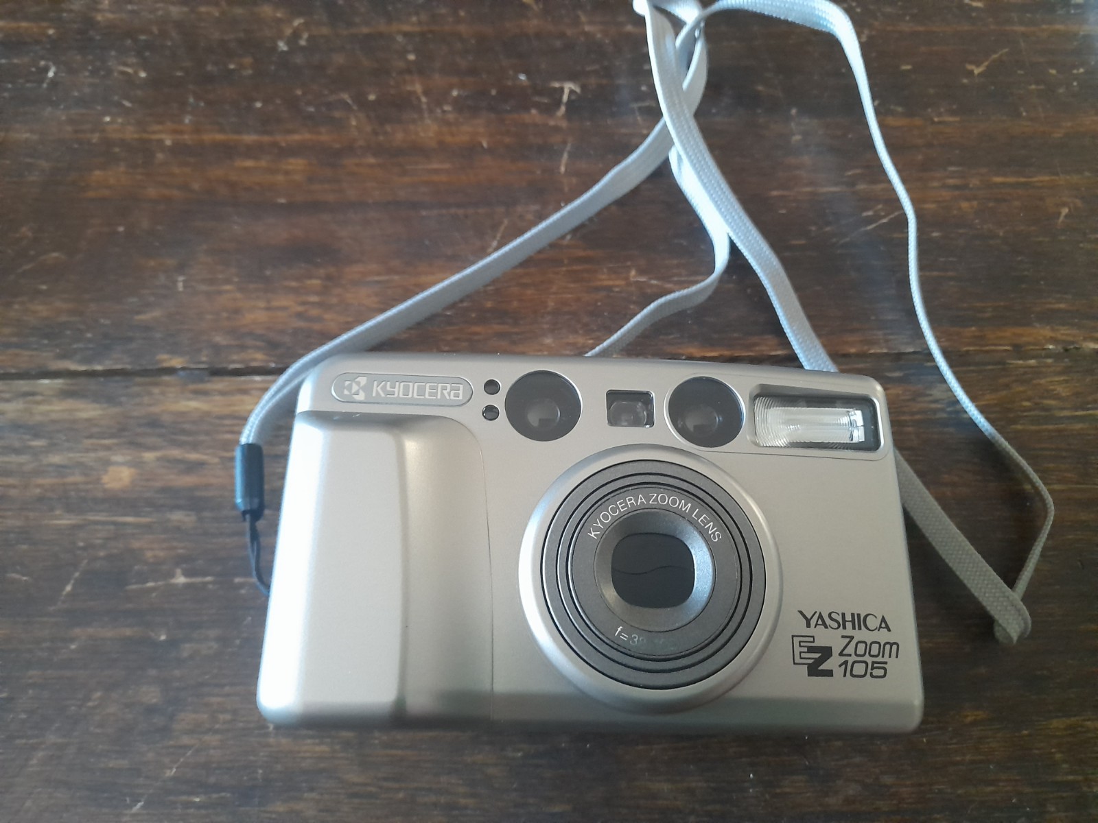 Macchina Fotografica Kyocera, Yashica EZ Zoom 105, con accessori e confezione
