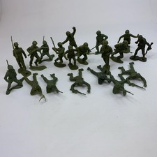 Vintage Army Men Soldiers Lot of 19 Plastic Military Figures Unmarked