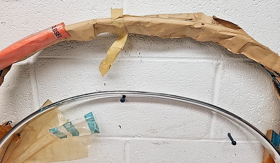 Borde de pozo de rueda trasera derecha/derecha GM 20495537/20495536 1982-87 carrocería en J compacto (SR22 de fabricante de equipos originales GM 20495537/20495536 1982-87 Foto 3 de 4