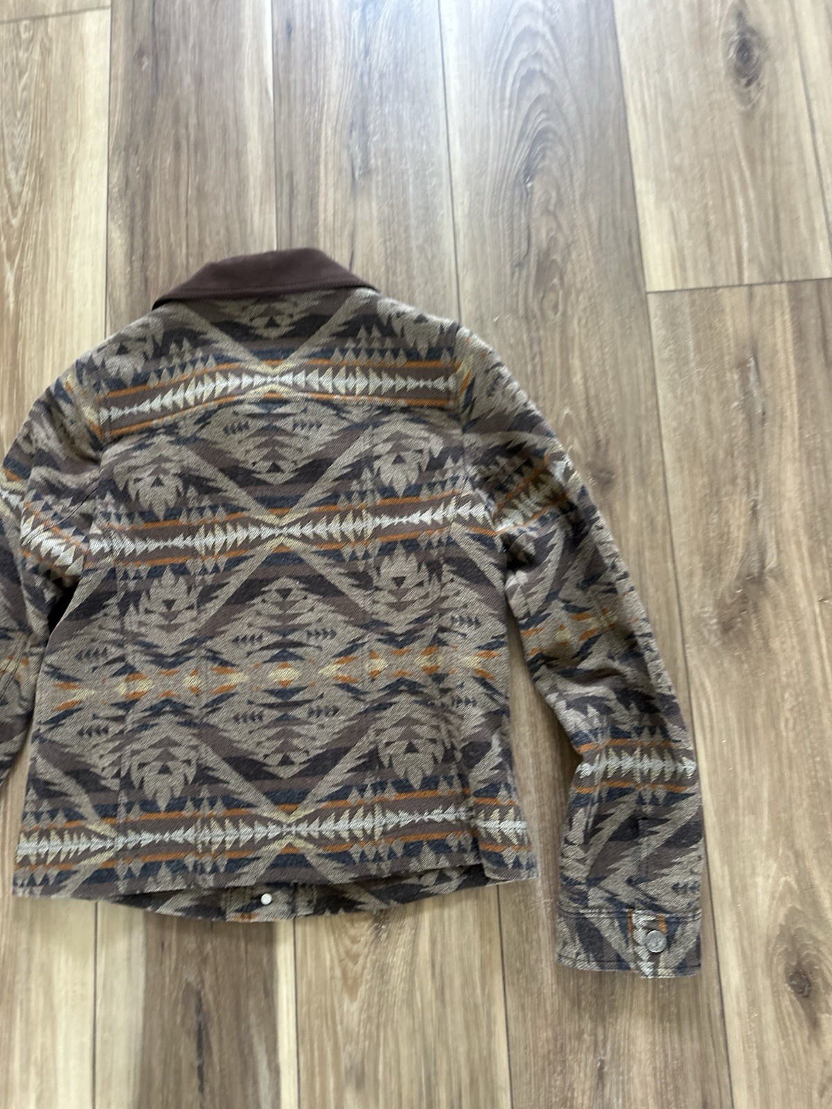 Pendleton women’s western Aztec Pattern Button-Up… - image 5
