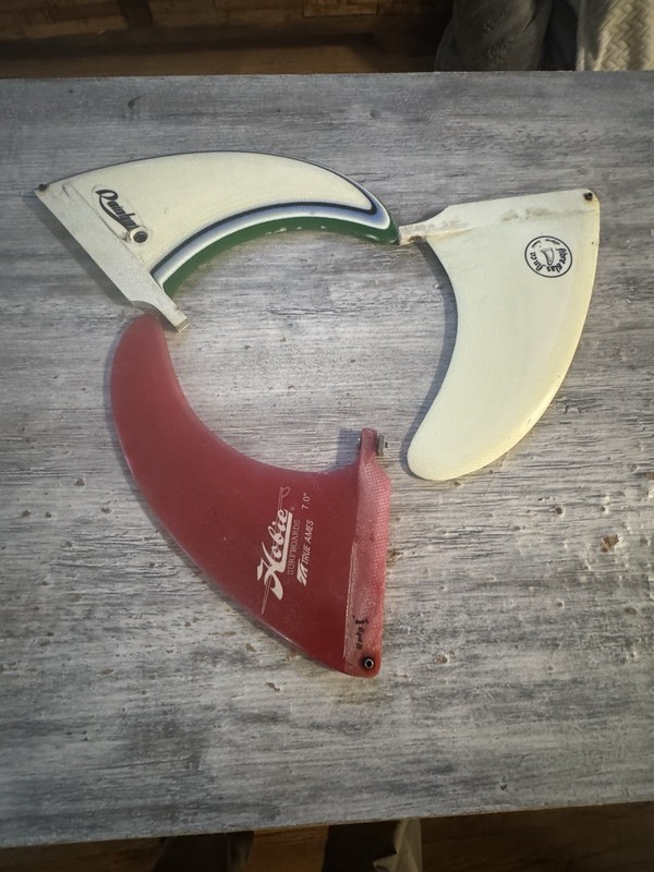 Blow Out Bundle Of 3 Vintage Rainbow, Hobie +1 Surfboard Fins! Priced To Sell