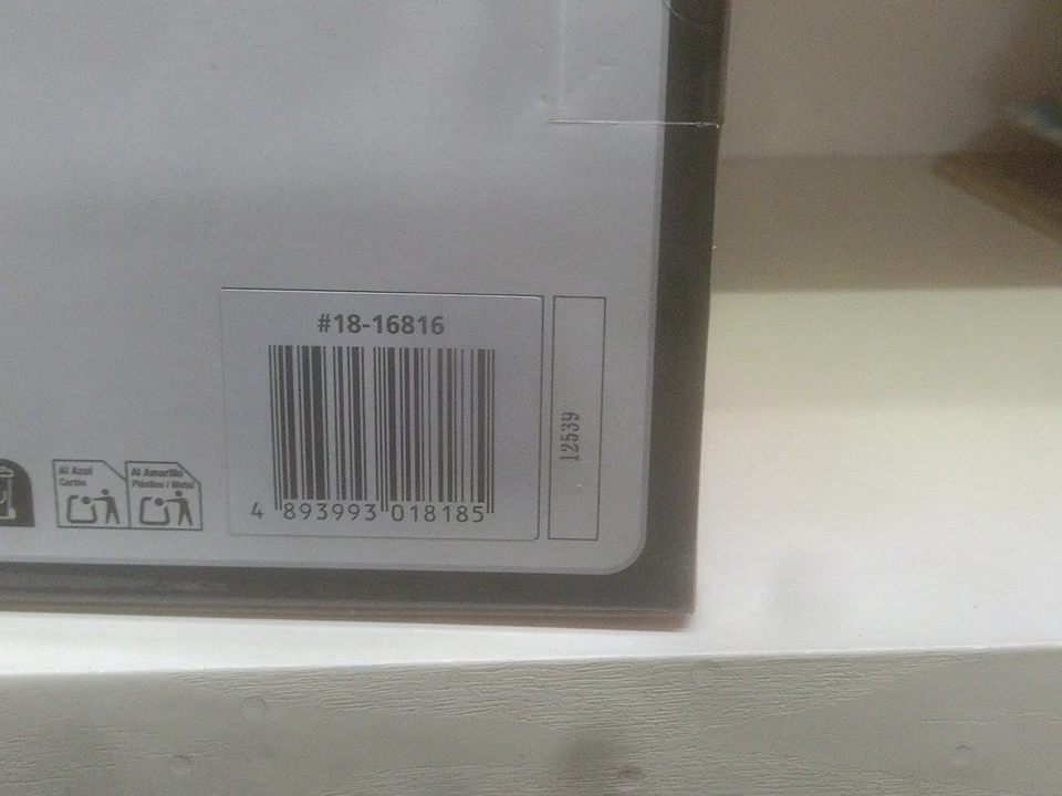 Modellino Ferrari SF-25 Lewis Hamilton F1 2025 Scala 1/18 Burago - Immagine 4 di 4