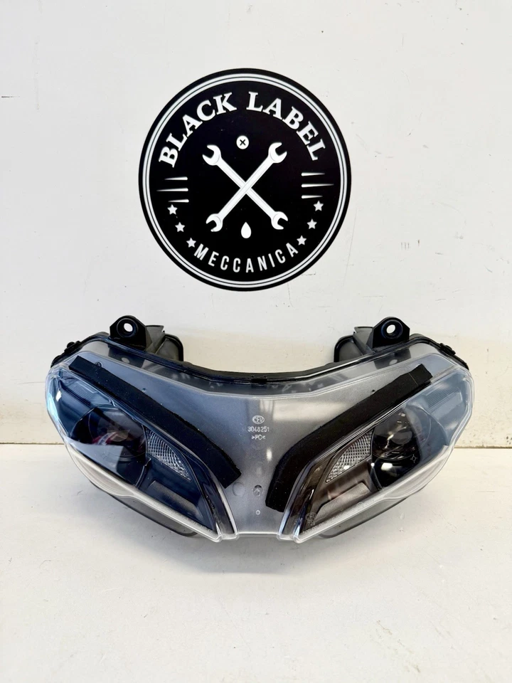 Genuine Ducati 848-1098-1198 S R EVO SP Headlight Assembly 52010152A Take-Off - Image 2 of 4