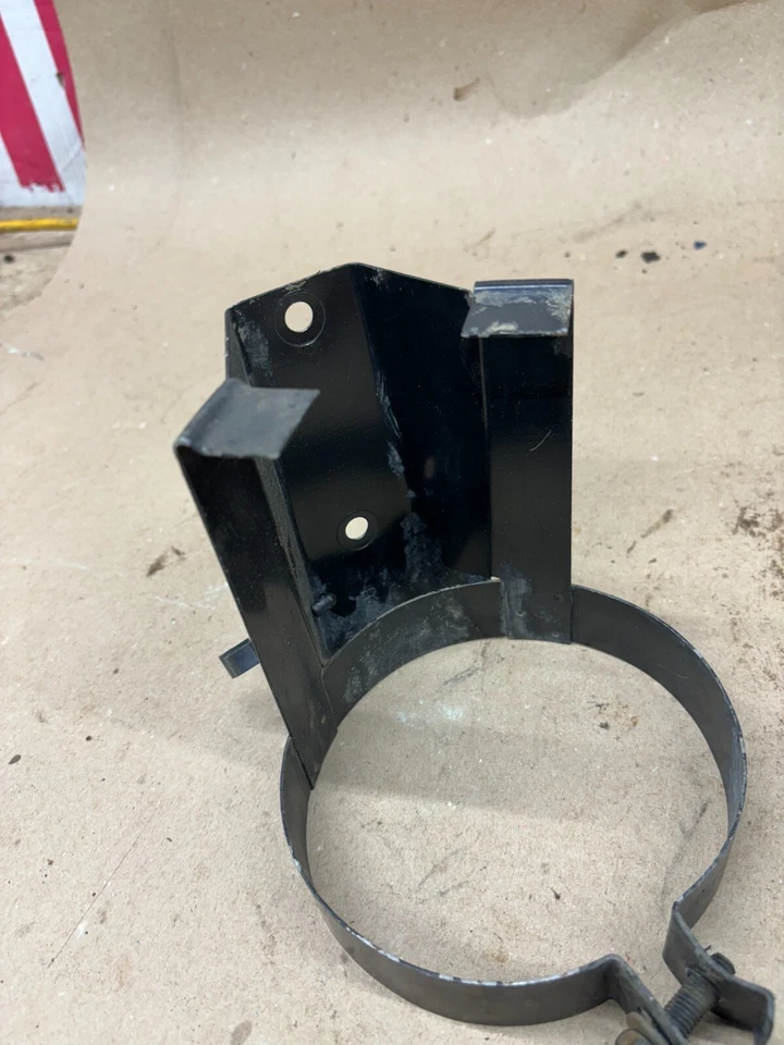 Chevrolet GMC K1500 K2500 1988 1989 90 91 92 93 SOPORTE DE MONTAJE DE BOTE DE VAPOR DE COMBUSTIBLE Foto 3 de 4