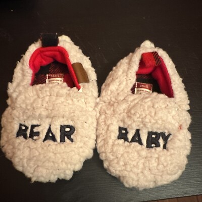 Dearfoams Kid s Baby Bear Comfort Slippers Closed Back White Size 3-4. Wore Once
