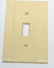 VINTAGE ART DECO STYLE UNILINE IVORY BAKELITE SINGLE TOGGLE LIGHT SWITCH PLATE 
