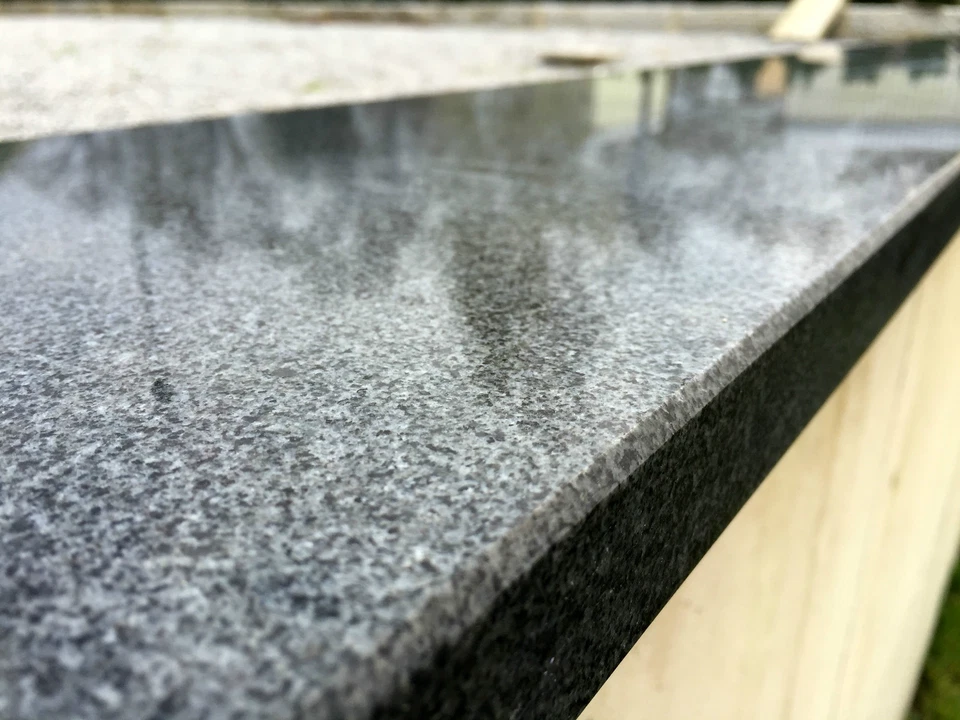 Mauerabdeckung Abdeckplatte Pfeilerabdeckung Granit Naturstein dunkel Stein hart - Bild 3 von 4