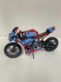 LEGO TECHNIC: Street Motorcycle (42036)