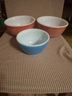 2 Vintage Pyrex Mixing Nesting Bowl  Red #402 1.5 QT Glossy & 1 # 401  Blue