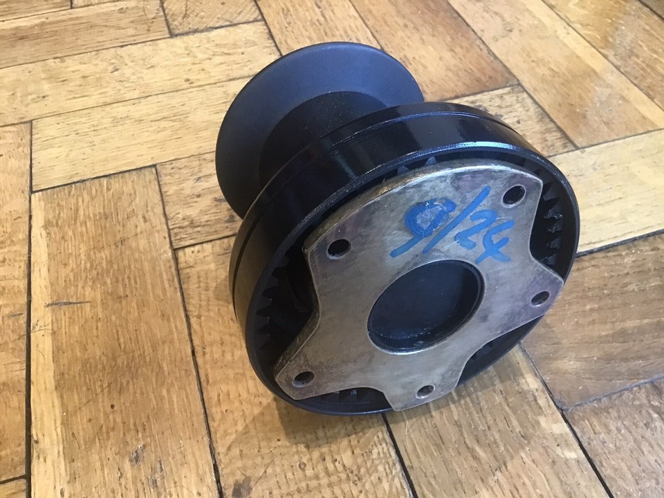 Lewmar 16 Winch (single) Lightweight Yacht Sailing Classic Black Superb