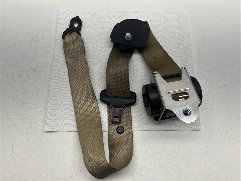 OEM Front Right Seat Belt Actuator 2009 2010 2011 Mercedes-Benz ML350 2518607185 - Image 3 of 4