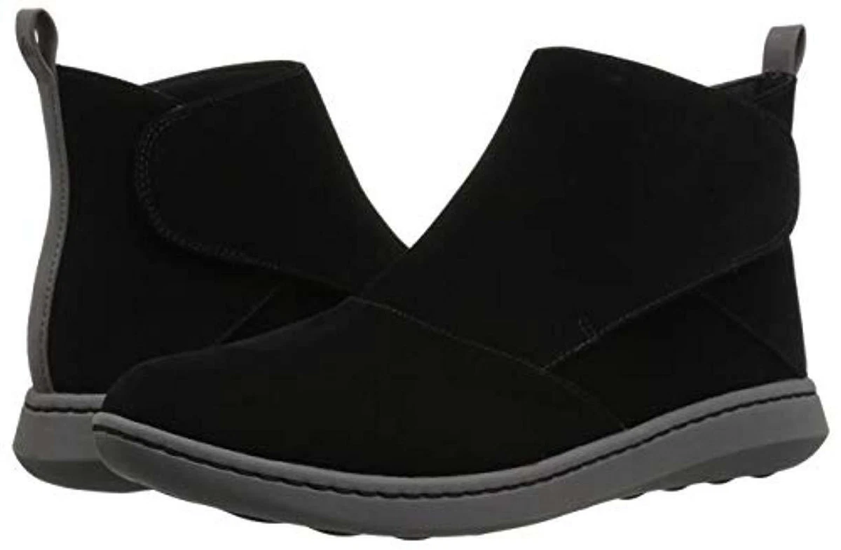 New Clarks Women s Cloudsteppers Step Move Up Ankle Boot Variety Color Sizes
