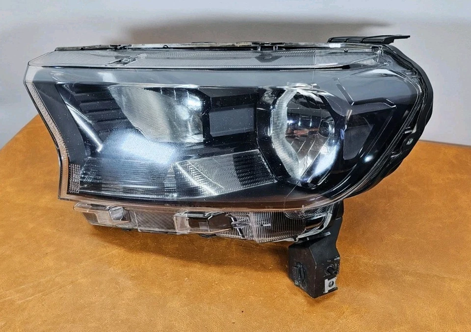 2019-2023 FORD RANGER HALOGEN HEADLIGHT LEFT DRIVER SIDE OEM USED#A - Image 4 of 4
